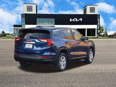 Used 2022 GMC Terrain SLE AWD/4WD image 5