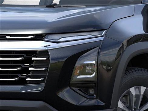 New 2026 Chevrolet Equinox LT w/ Safety and Technology Package FWD image 10