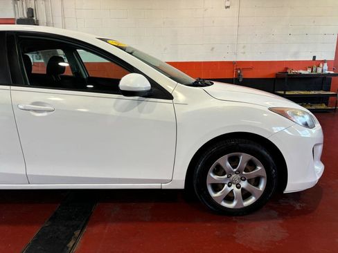 Used 2013 MAZDA MAZDA3 i Sport image 5