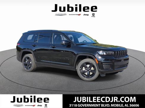 New 2025 Jeep Grand Cherokee L Altitude AWD/4WD image 1