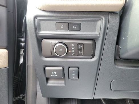 Used 2023 Ford Expedition Limited image 45