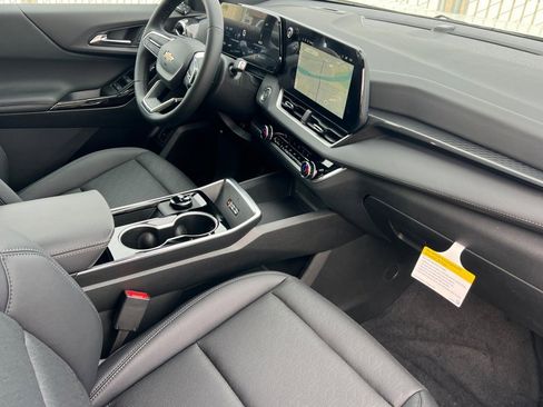 New 2026 Chevrolet Equinox LT w/ Convenience Package II image 13