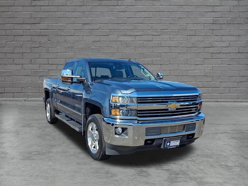 Used 2015 Chevrolet Silverado 2500 LTZ w/ Duramax Plus Package AWD/4WD image 2