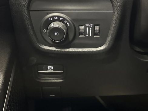 New 2025 Jeep Grand Cherokee Limited w/ Black Appearance Package image 25