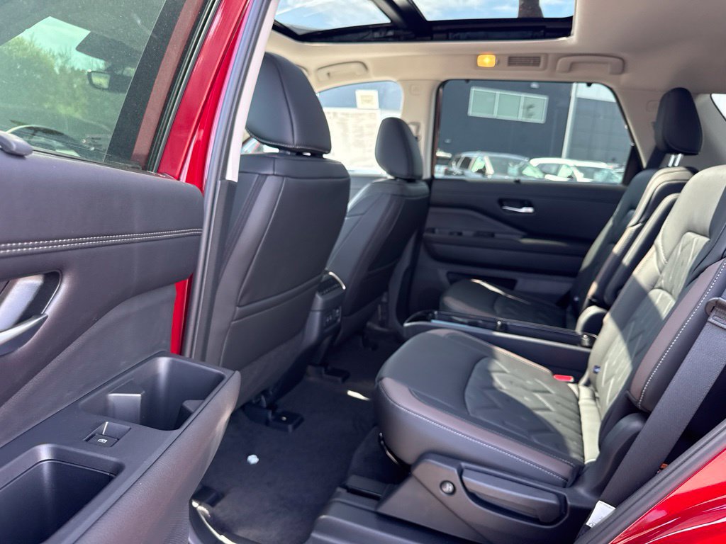 New 2026 Nissan Pathfinder Platinum AWD/4WD image 29