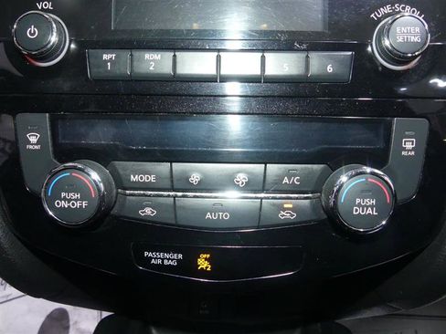 Used 2018 Nissan Rogue Sport SV w/ SV All-Weather Package image 37