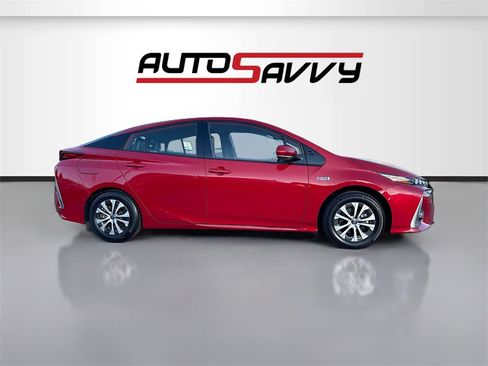Used 2020 Toyota Prius Prime Limited image 8