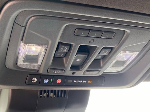 Used 2025 GMC Sierra 1500 AT4X image 32