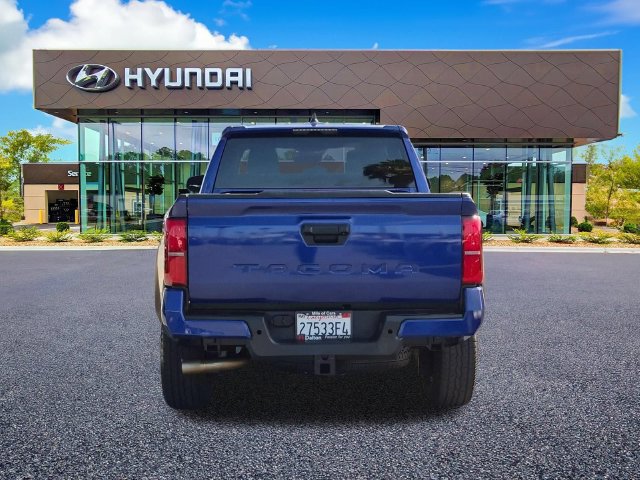 Used 2025 Toyota Tacoma TRD Off-Road AWD/4WD image 7