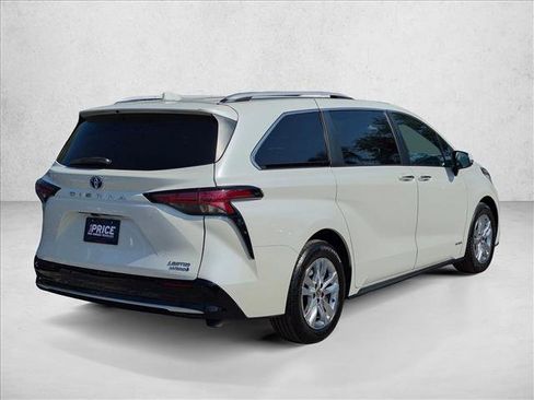 Used 2021 Toyota Sienna Limited FWD image 5
