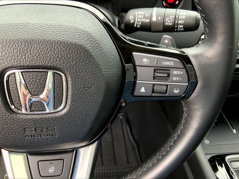 Used 2025 Honda Pilot Elite image 23