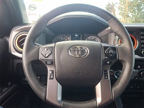 Used 2022 Toyota Tacoma TRD Sport image 19