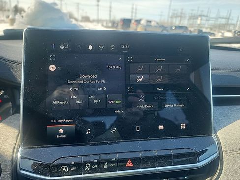 Used 2024 Jeep Compass Latitude image 13