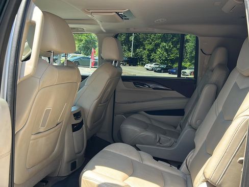 Used 2016 Cadillac Escalade ESV Premium AWD/4WD image 15