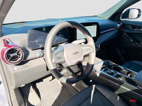 Used 2026 Chevrolet Equinox RS w/ Convenience Package III image 26