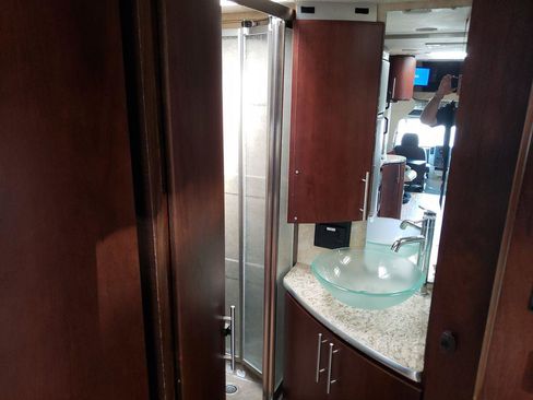 Used 2008 Freightliner Sprinter 3500 image 28