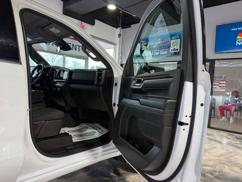 Used 2024 GMC Sierra 1500 SLE image 36