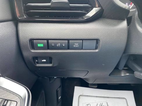 Used 2023 Nissan Sentra SR w/ SR Premium Package FWD image 14