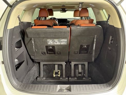 Used 2024 Kia Carnival SX Prestige FWD image 17