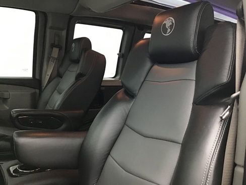 Used 2021 GMC Savana 2500 image 20