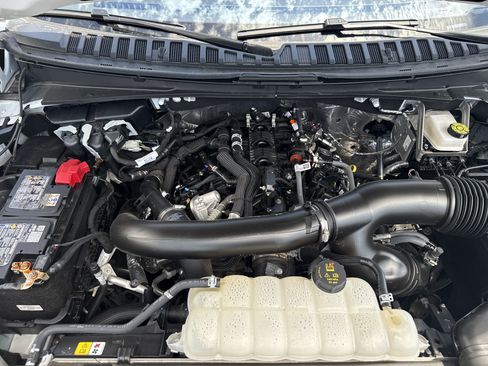 Used 2025 Ford Expedition Active AWD/4WD image 6