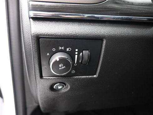 Used 2021 Jeep Grand Cherokee Limited AWD/4WD image 26