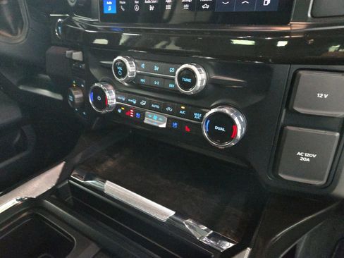 Used 2023 Ford F250 Lariat w/ Lariat Ultimate Package image 32