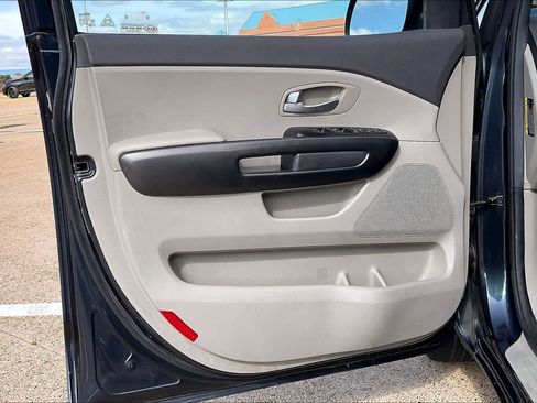 Used 2017 Kia Sedona LX w/ LX Essentials Premium Package FWD image 26