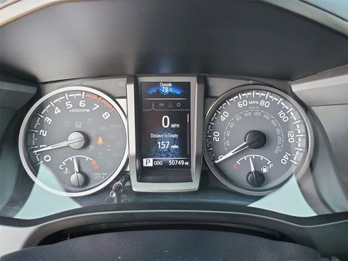 Used 2022 Toyota Tacoma TRD Off-Road w/ Technology Package image 3