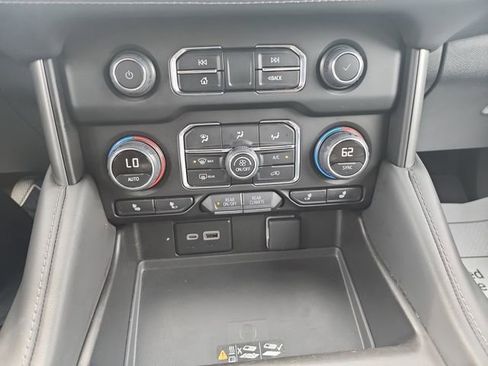 Used 2024 Chevrolet Suburban LT AWD/4WD image 30