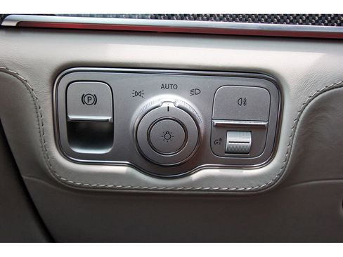 Used 2025 Mercedes-Benz GLS 63 AMG 4MATIC image 16