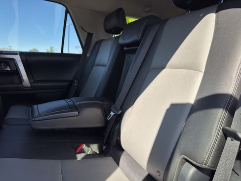 Used 2018 Toyota 4Runner SR5 Premium AWD/4WD image 9