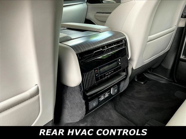 Used 2024 Jeep Wagoneer Series II w/ Flexible Seating Group AWD/4WD image 10
