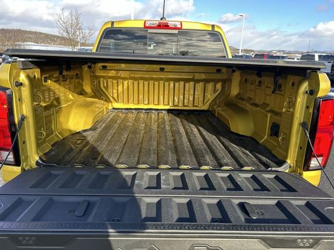 Used 2023 Chevrolet Colorado Z71 w/ Z71 Convenience Package 2 image 9