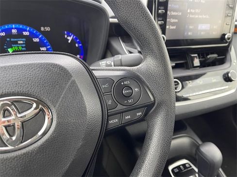 Used 2020 Toyota Corolla LE image 25