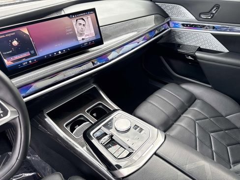 Certified 2023 BMW i7 xDrive60 image 28