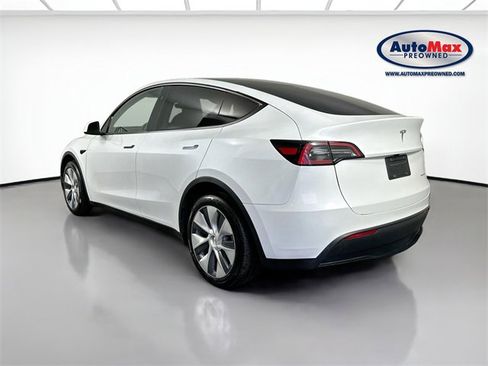 Used 2023 Tesla Model Y Long Range image 6