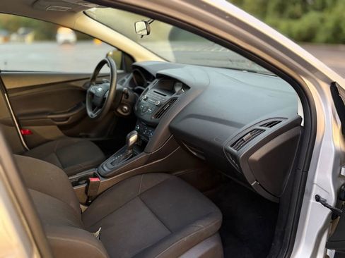 Used 2015 Ford Focus S image 16