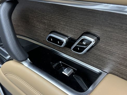 Used 2025 Land Rover Range Rover Long Wheelbase SE image 45