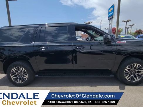 Certified 2025 Chevrolet Suburban Z71 AWD/4WD image 9