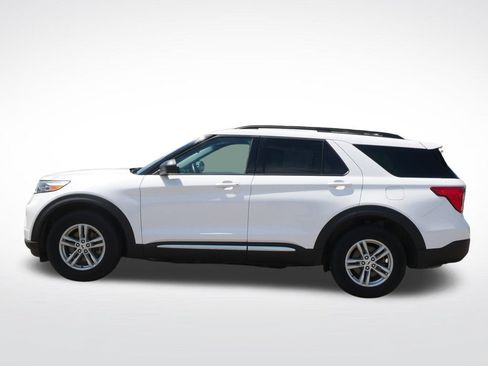 Certified 2024 Ford Explorer XLT AWD/4WD image 6