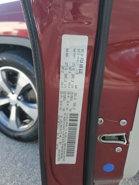 Used 2019 Jeep Cherokee Limited FWD image 30