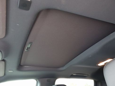 New 2025 GMC Canyon Elevation w/ Convenience Package image 18