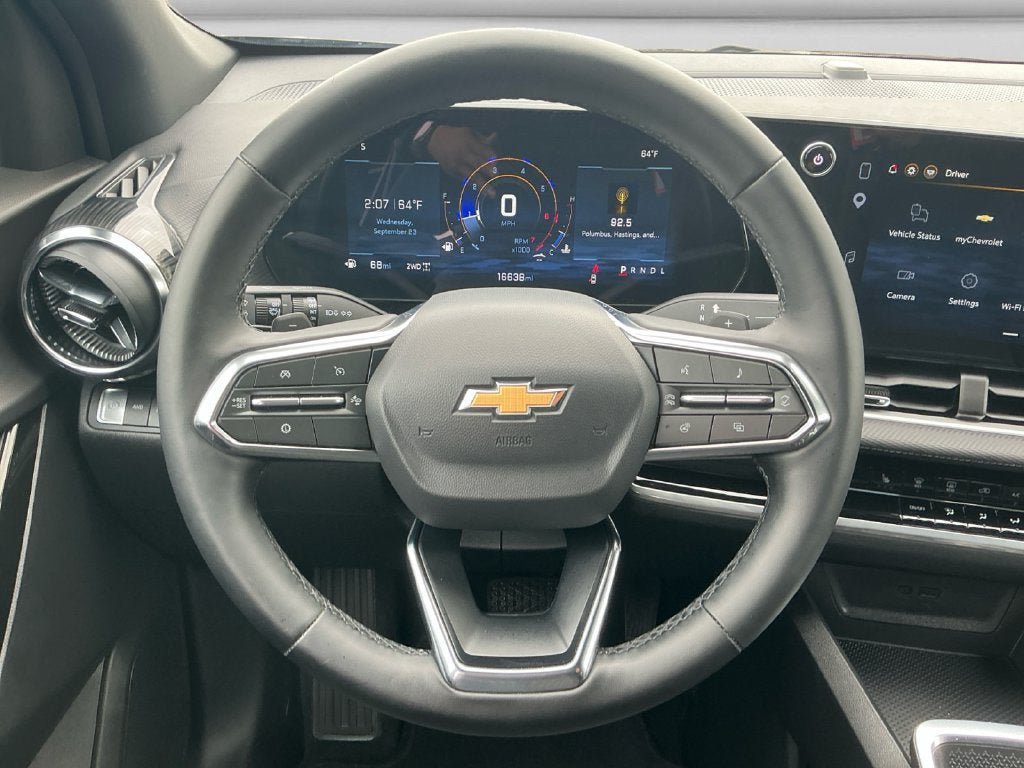 Used 2026 Chevrolet Equinox LT AWD/4WD image 12