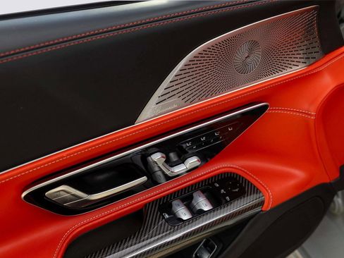 Used 2022 Mercedes-Benz SL 63 AMG 4MATIC image 26