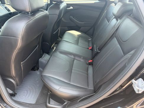 Used 2014 Ford Focus Titanium FWD image 16