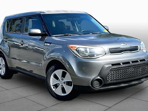 Used 2015 Kia Soul FWD image 2