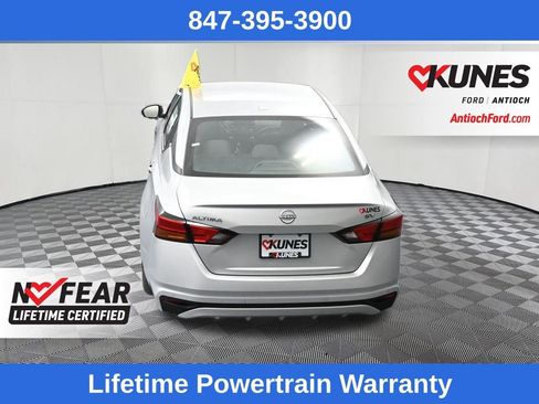 Used 2024 Nissan Altima 2.5 SV image 16