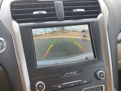 Used 2019 Ford Fusion SEL image 23