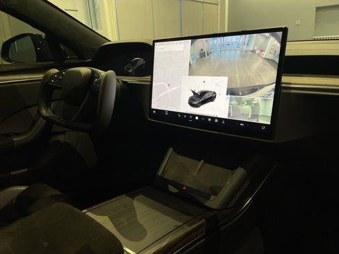 Used 2022 Tesla Model S image 33